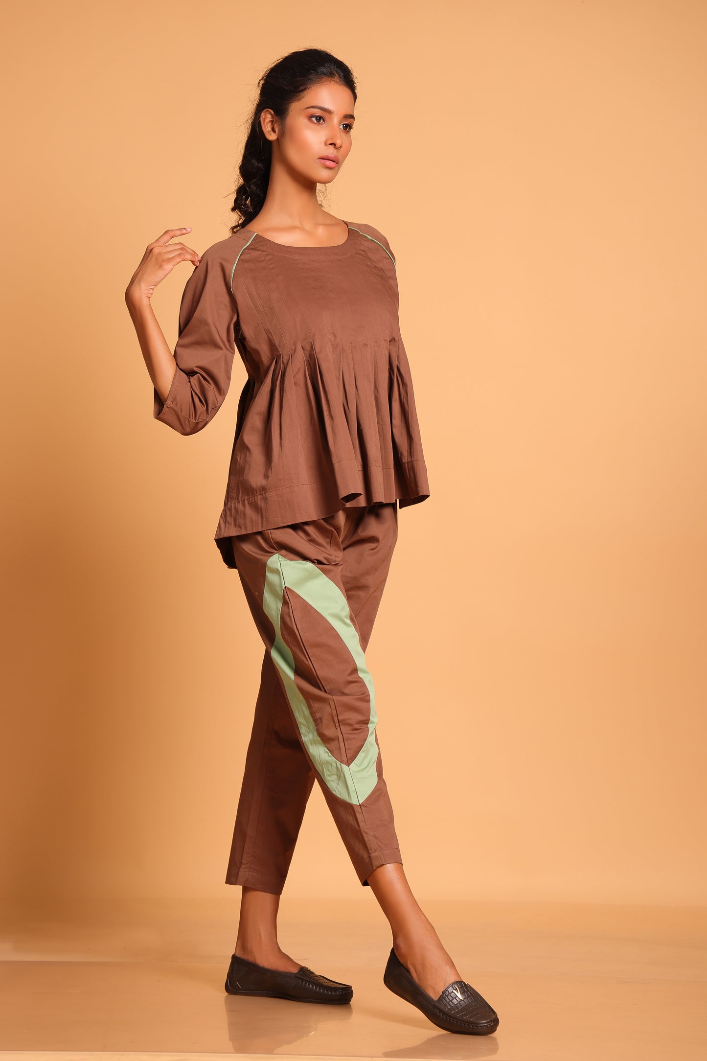 Casual Chic Cotton Pleated Ensemble Co-ord Set - Brown 2